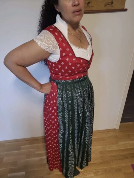 Dirndl aus Trachtenfachgeschäft