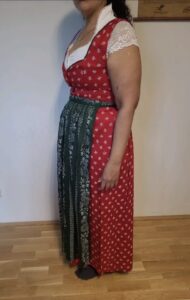 Dirndl aus Trachtenfachgeschäft